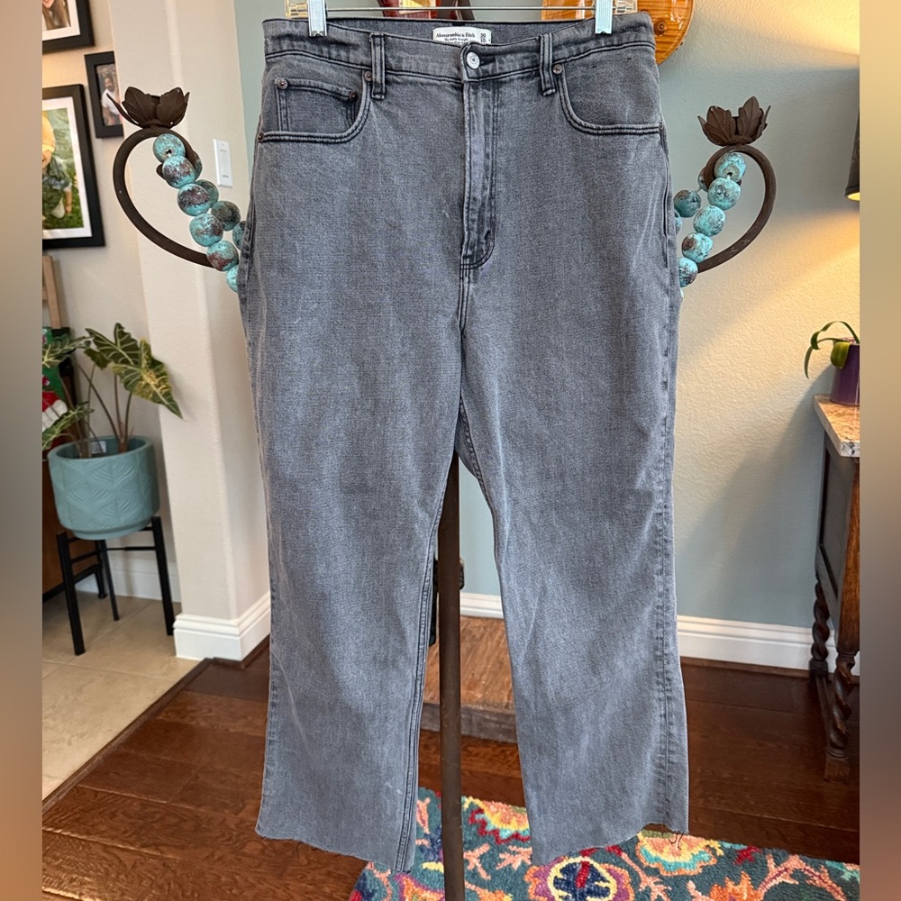 Abercrombie & Fitch Curve Love Ultra High Rise Ankle Straight Grey Jean